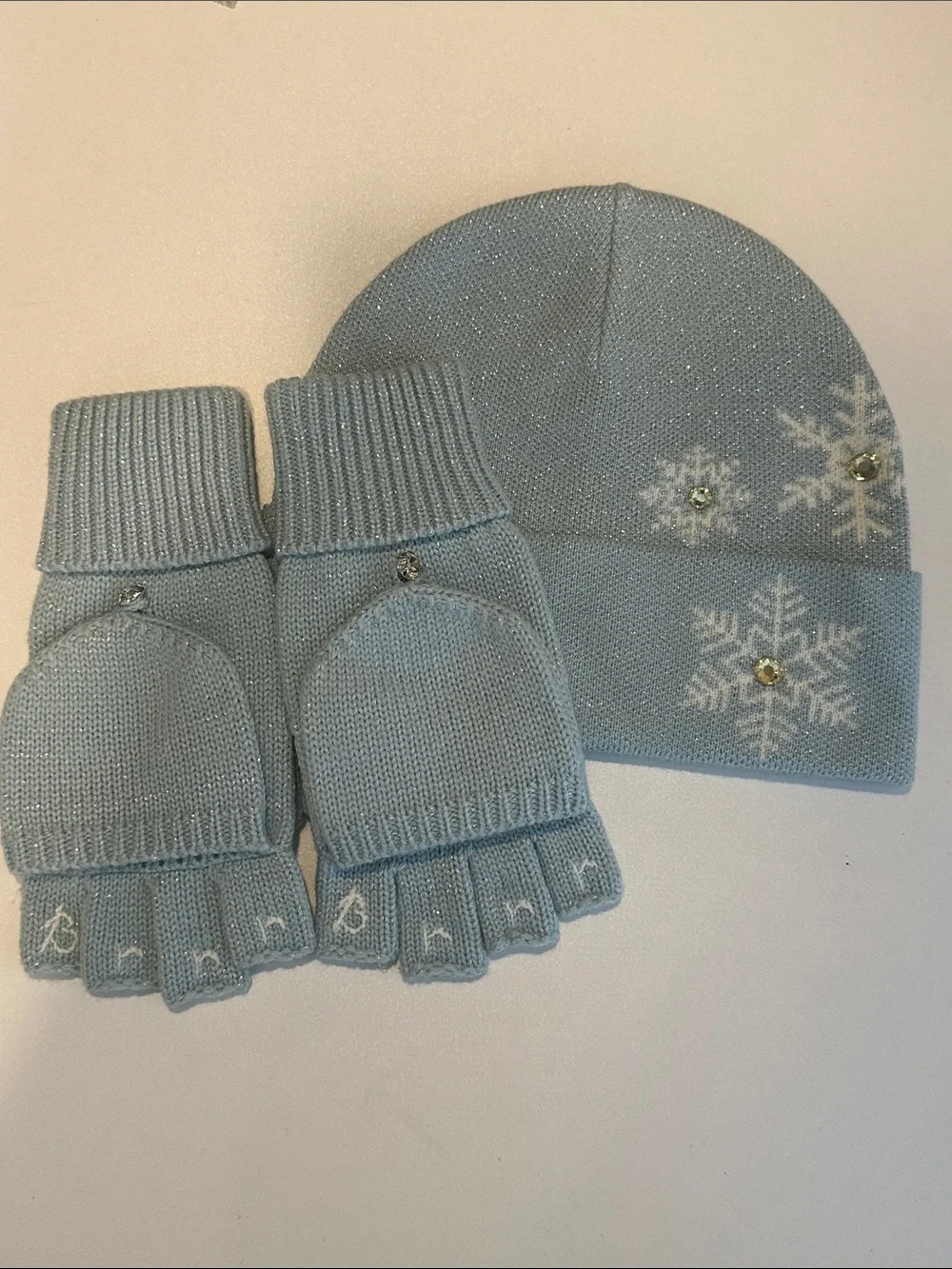 NWOT Kate Spade Light Blue Snowflake Beanie And Glove Set